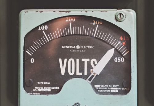 gray-ge-volt-meter-at-414-xVptEZzgVfo.jpg